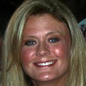 Julie Easton's avatar