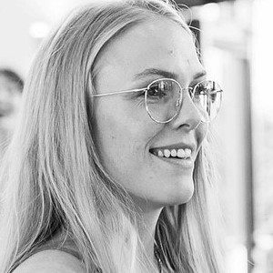 NADINE REIFEN's avatar
