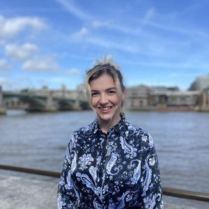 Laura Harding's avatar