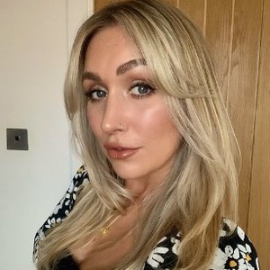 Emily Moores's avatar