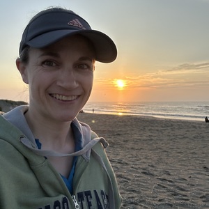 Julie Brunelle's avatar