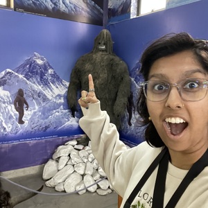Maya Pandey's avatar