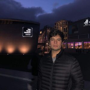 Luis Gallegos's avatar