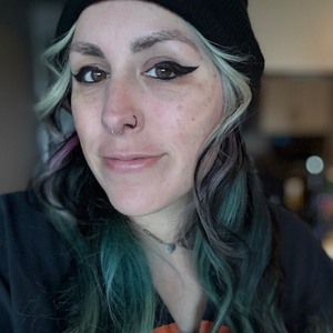 Laura Adams's avatar