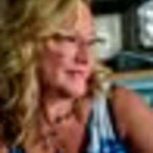 Kat Downs's avatar