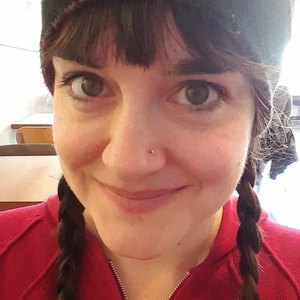 Angela Ward's avatar